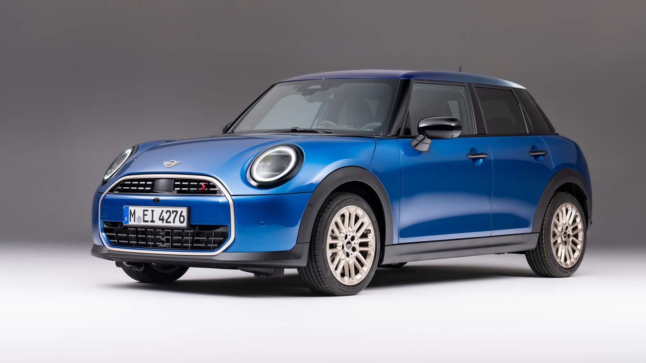 The Five-Door Mini Cooper Is Entirely Unsurprising