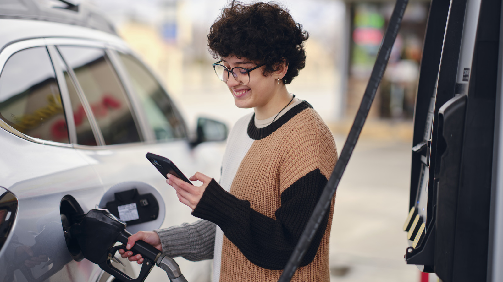 Find The Cheapest Gas: Filling Up On These Days Will Get You The Best Prices