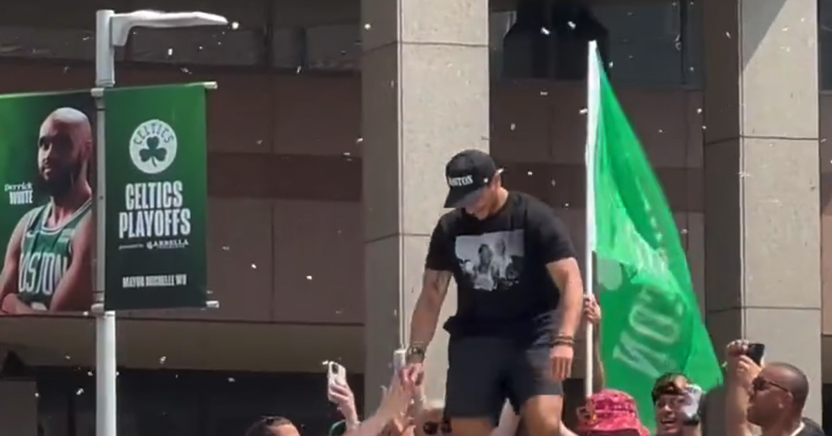 Joe Mazzulla jumping off a duck boat roof on a torn meniscus is most unhinged moment of Celtics’ parade