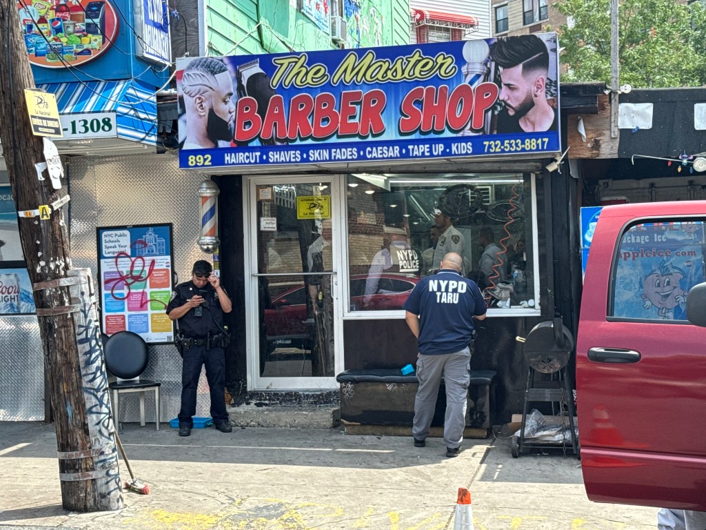 12-year-old boy shoots self in the hand at NYC barber shop: sources