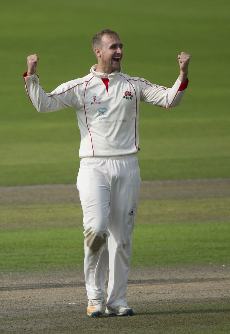 Livingstone steers Lancs towards second place