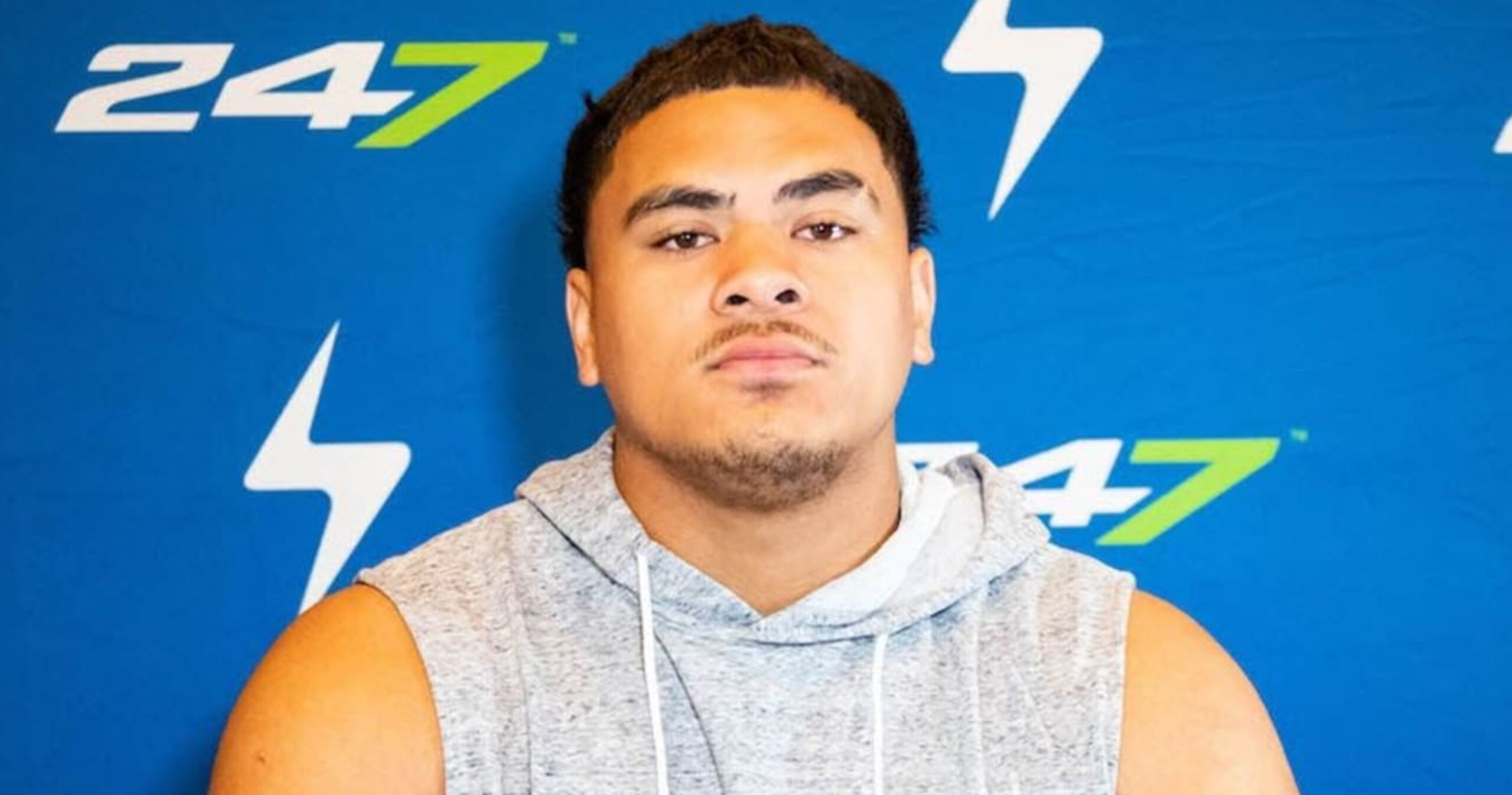 5-Star OL S.J. Alofaituli Commits to Mario Cristobal’s Miami over Michigan, Nebraska