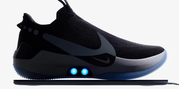 “Immensely disappointing”: Nike killing app for $350 self-tying sneakers 