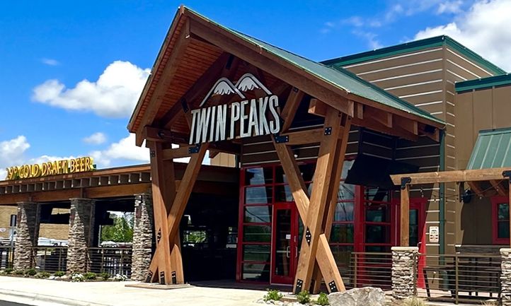 Mark Your Calendars: Twin Peaks Opens in Fort Mill on July 22