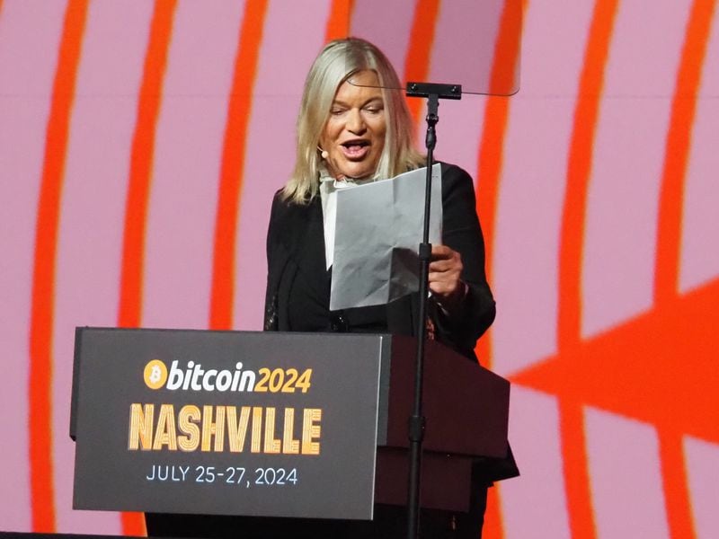 Senator Lummis Proposes the U.S. Buy 1M Bitcoin to Reduce National Debt