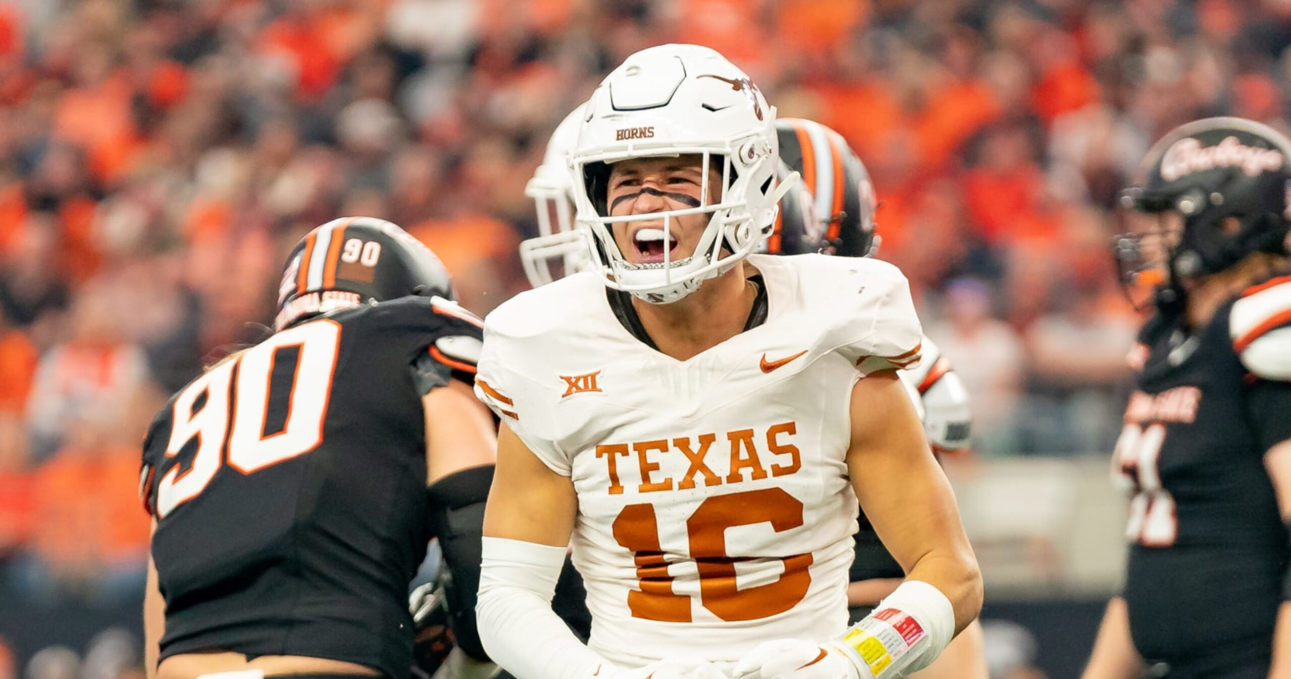 Video: Texas’ Isaiah Bond, Michael Taaffe Get Lamborghini NIL Deals Before CFB Season