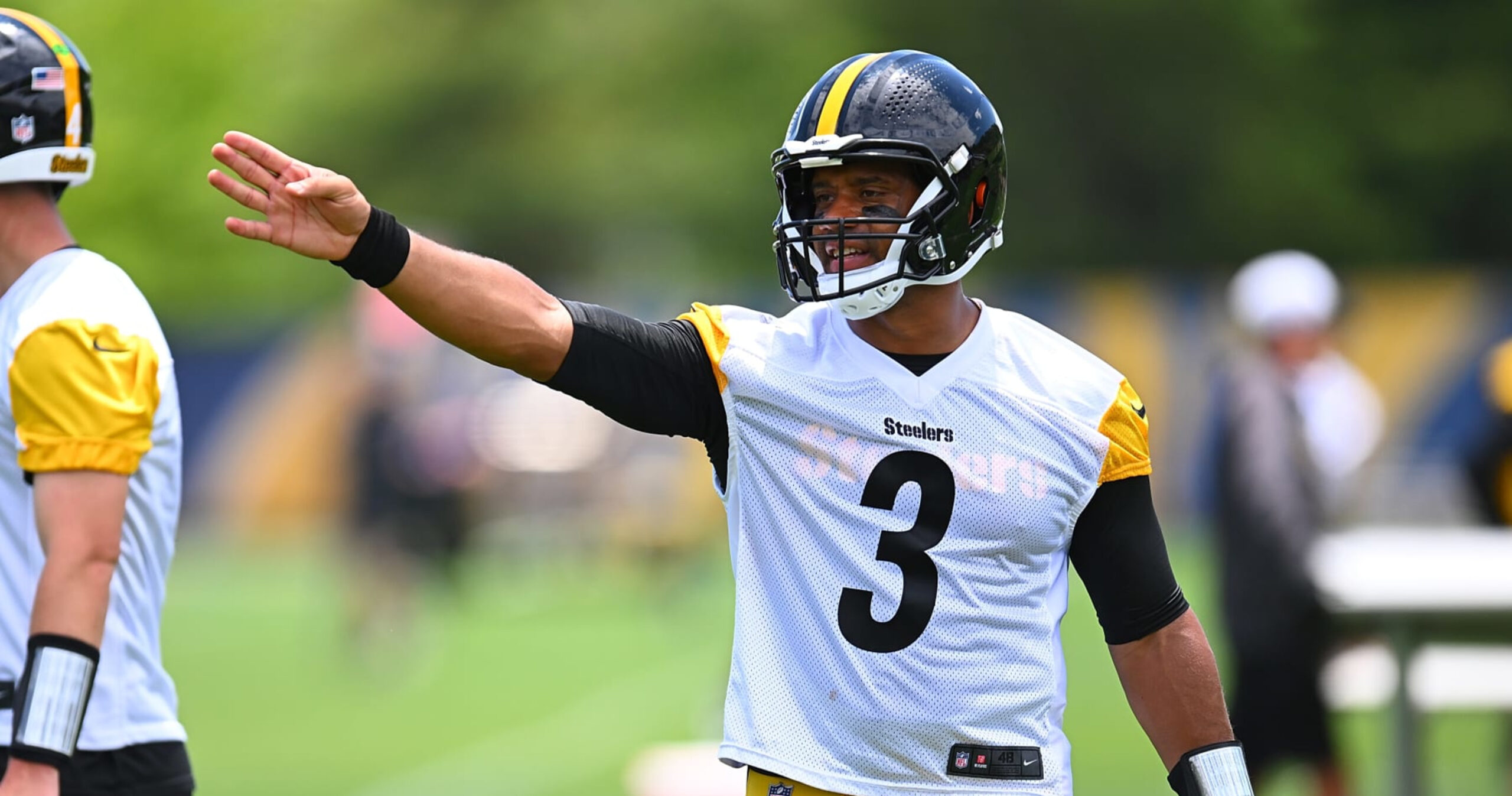 Steelers’ Russell Wilson ‘Feeling Great’ amid Injury, Says He Wants to Play Preseason