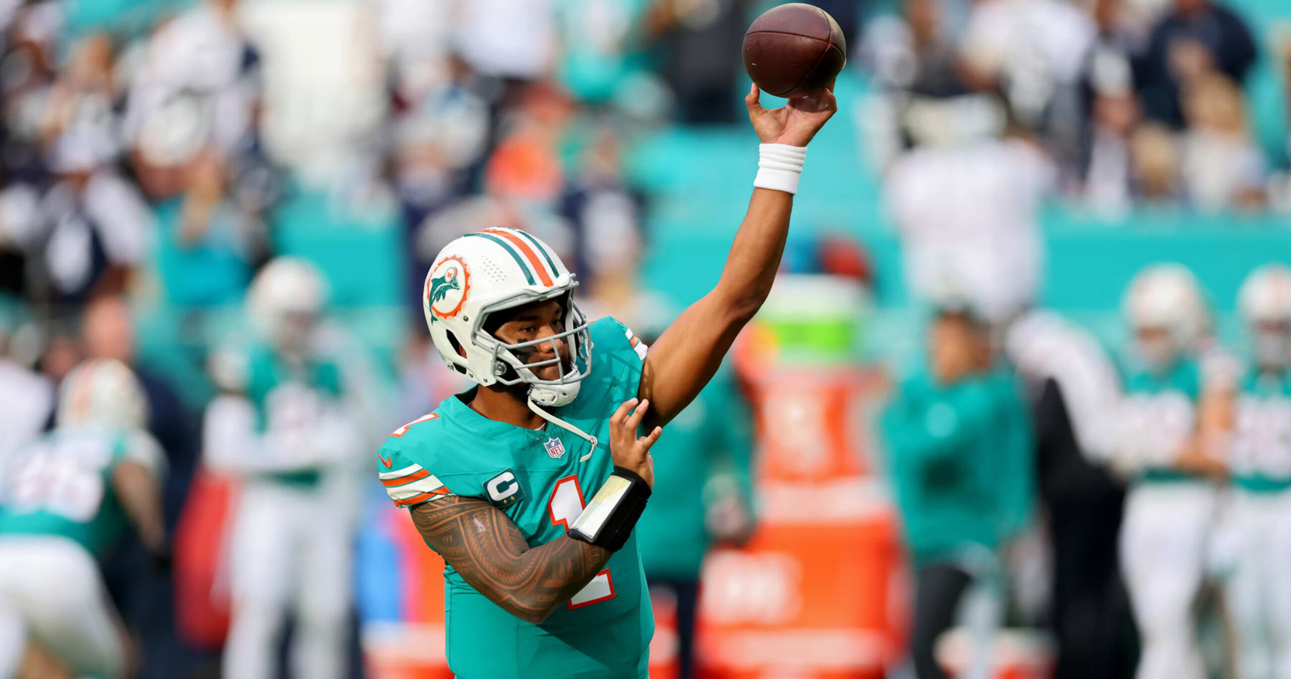 Dolphins Reveal Throwback Uniform Schedule for 2024 NFL Season in New Photo