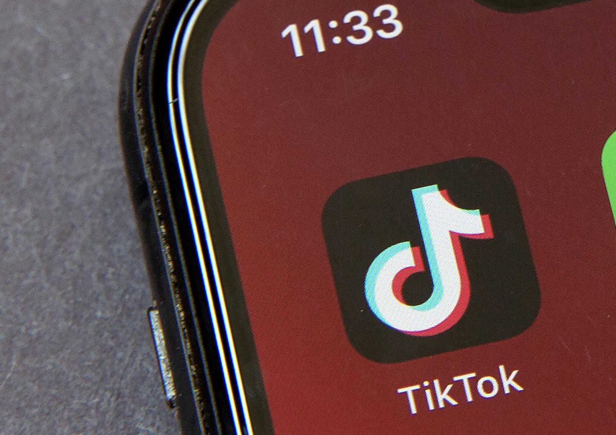 TikTok is finally rolling out group chats for up to 32 people