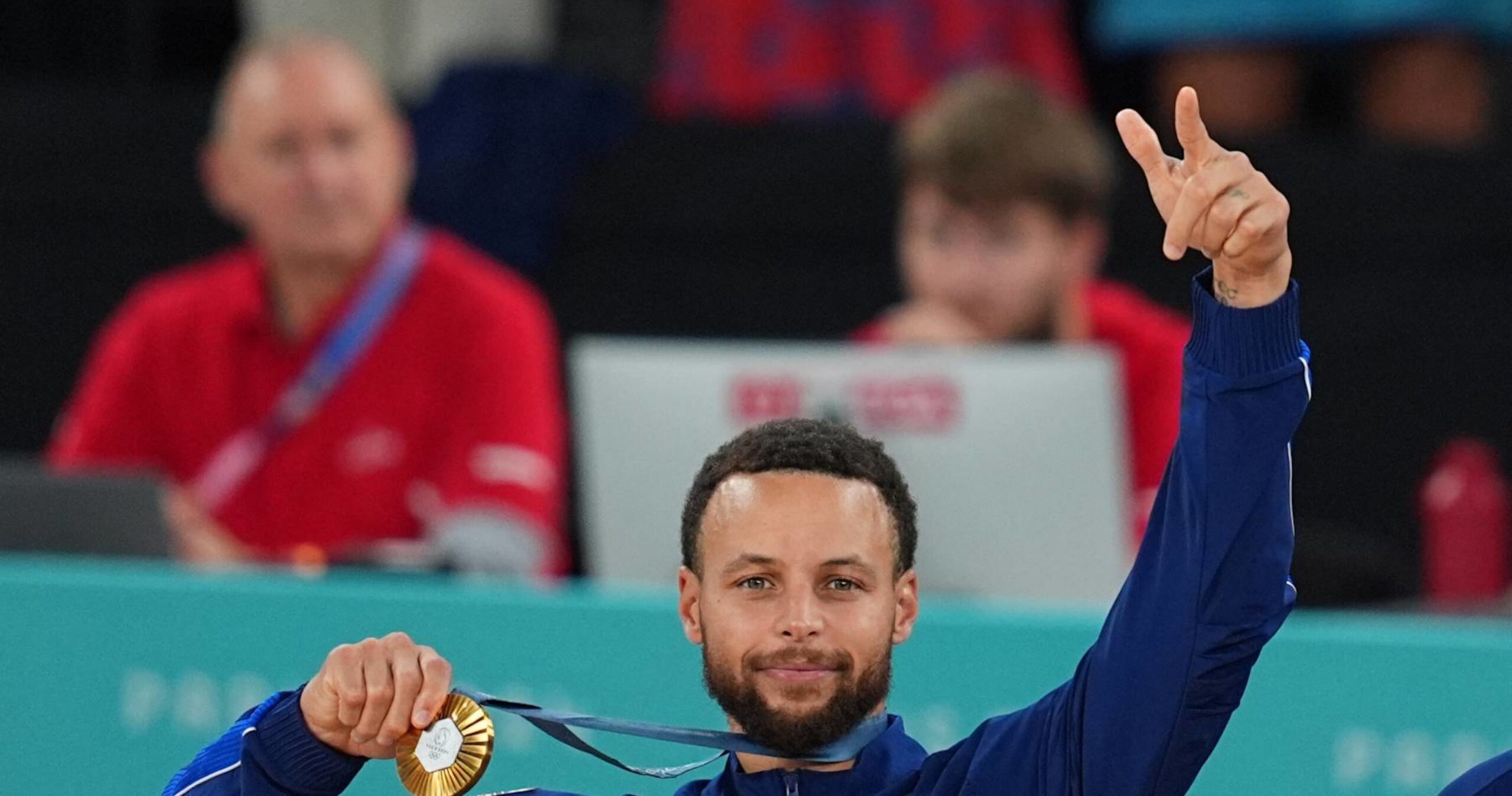 Video: Warriors’ Stephen Curry Attends Mets vs. Red Sox Game at Citi Field