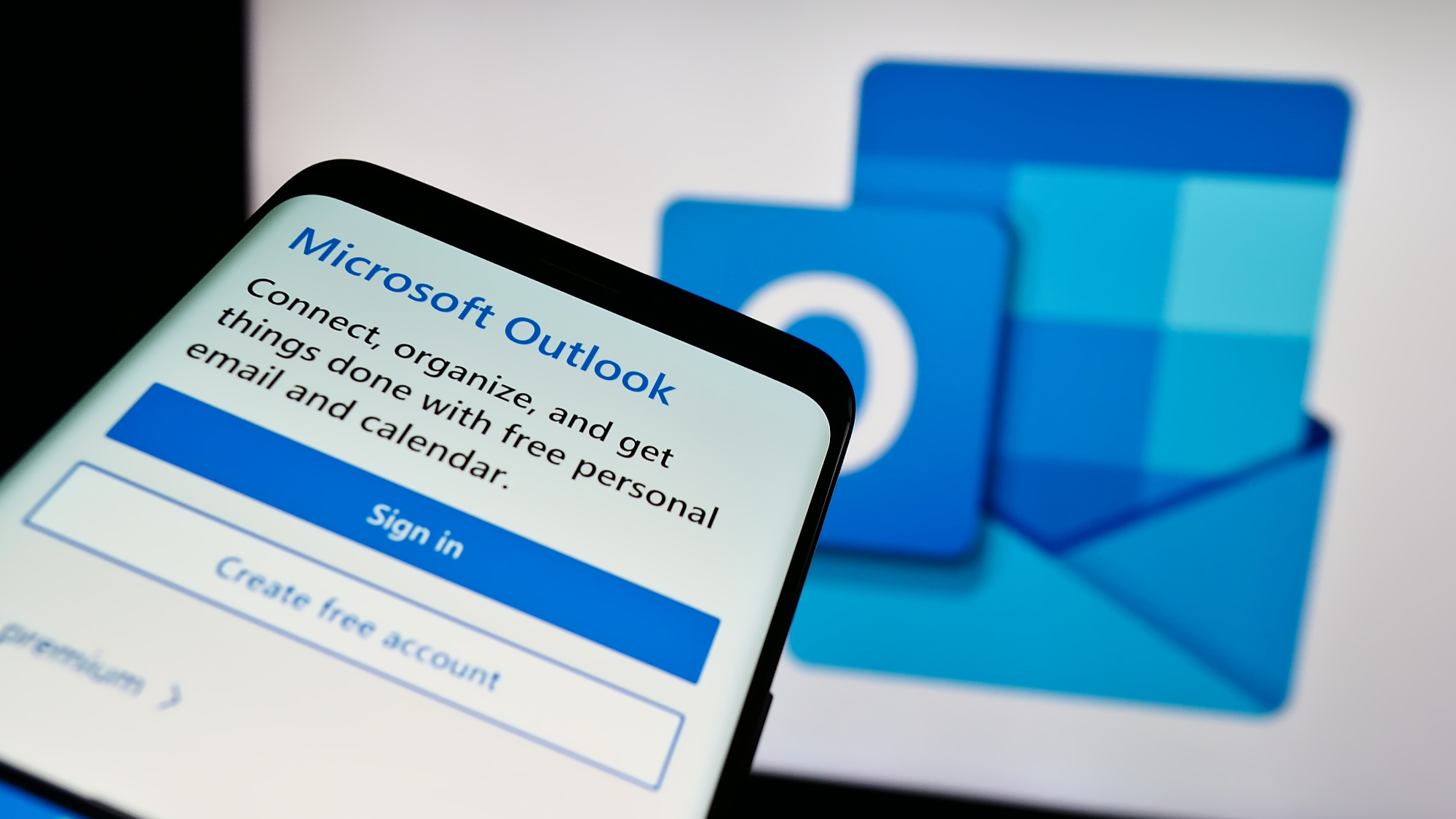 Unusual Outlook bug that prevents sending emails is now solved