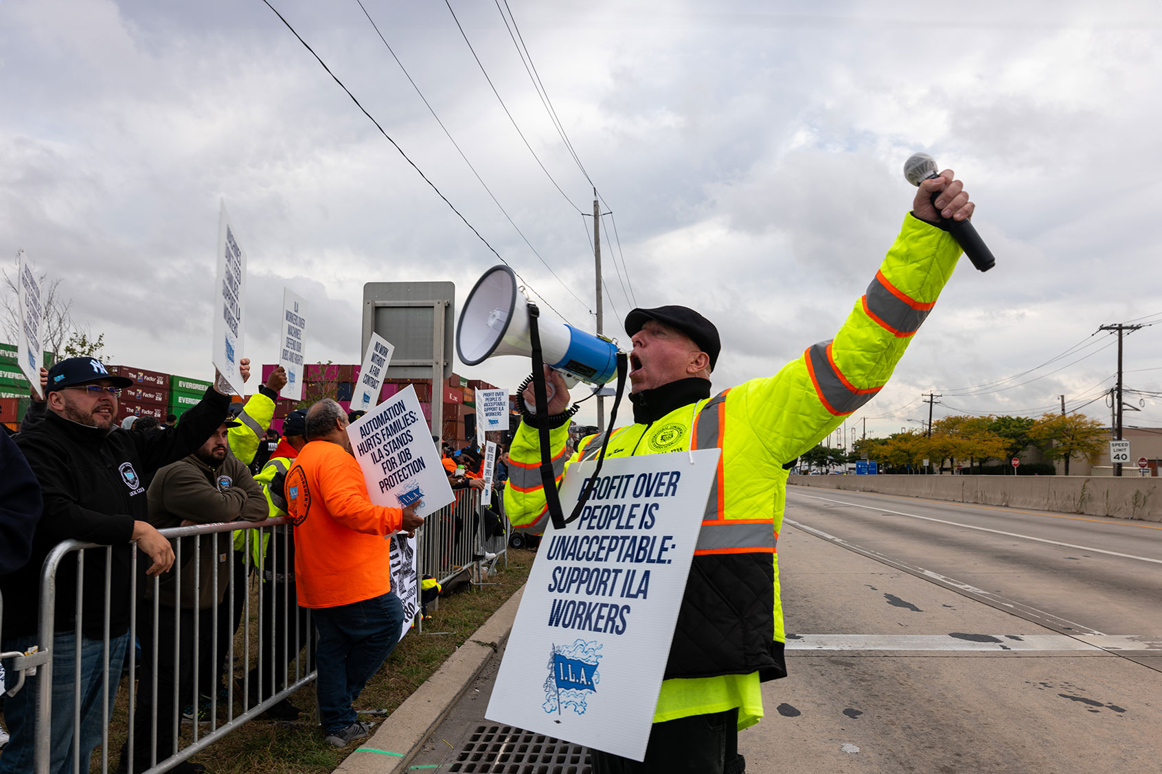 Dockworkers’ union scores big labor victory after three-day strike