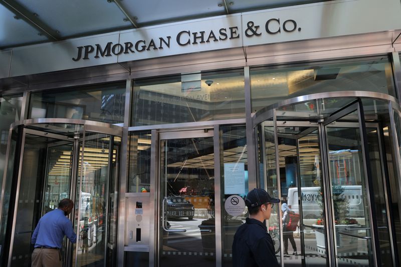 JPMorgan profit beats estimates on investment banking strength, higher interest income