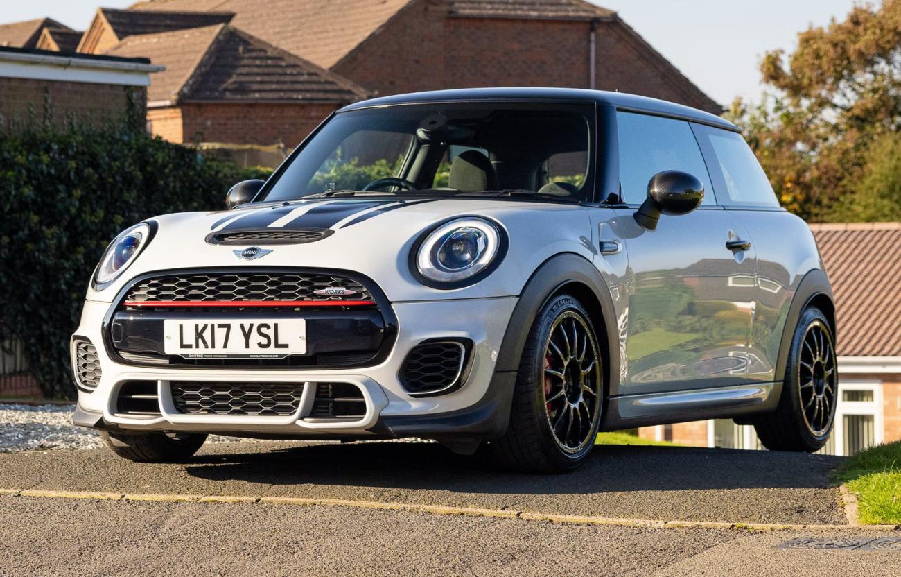 Buy This Mini JCW Challenge, The Best Hot Hatch You’ve Forgotten About