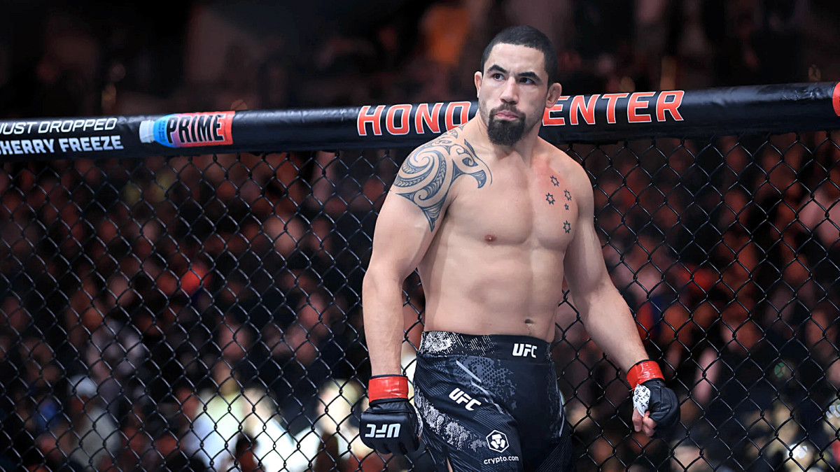 Robert Whittaker ‘looking to be the hunter’ against Khamzat Chimaev