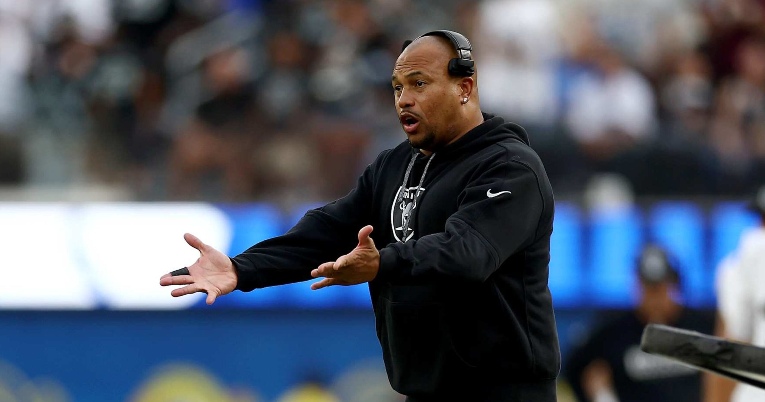 Raiders Rumors: How Antonio Pierce ‘Patched the Staff Together’ Caused Coaching Issue