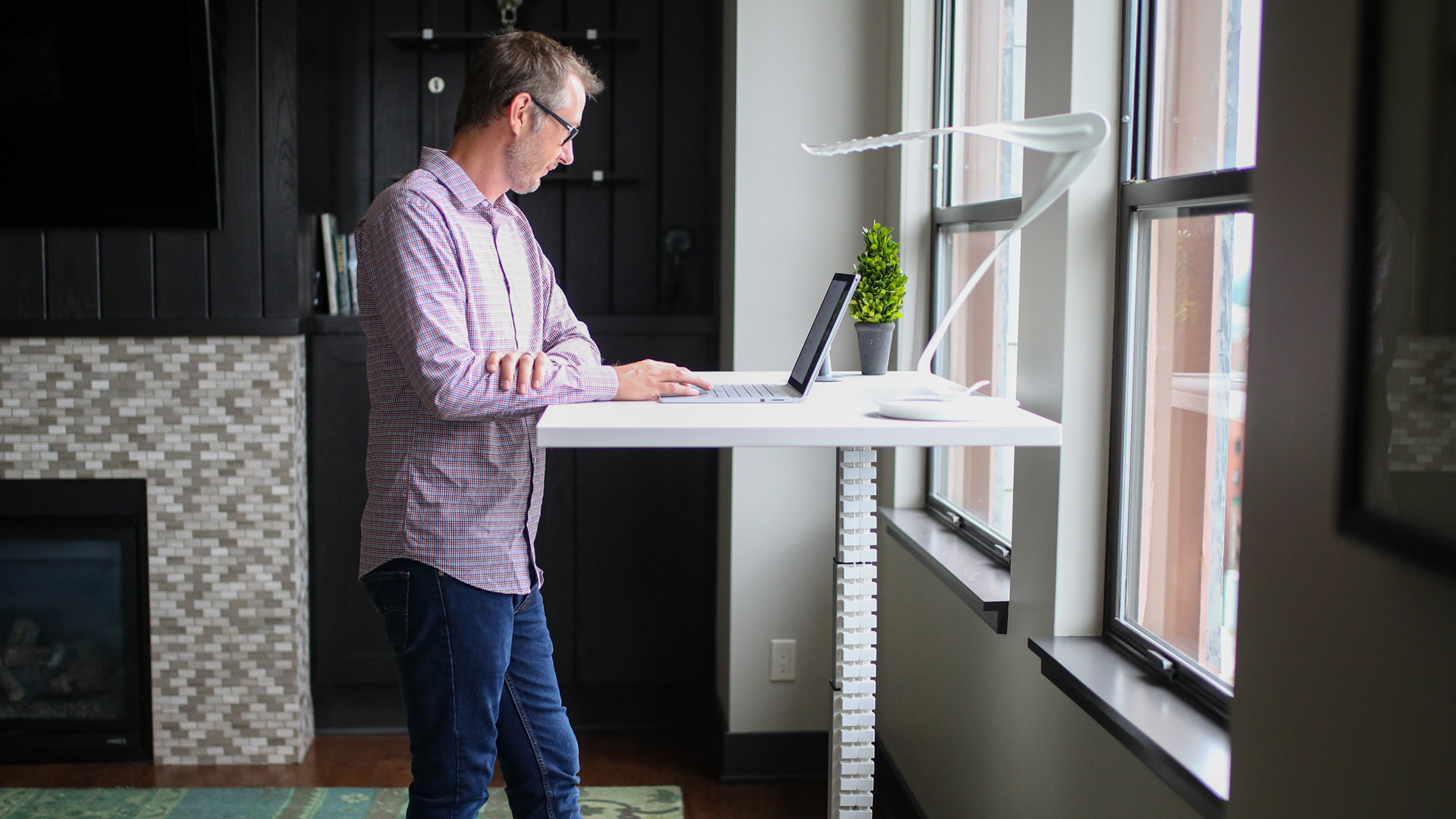 New study suggests standing desks may not be the fix for heart health