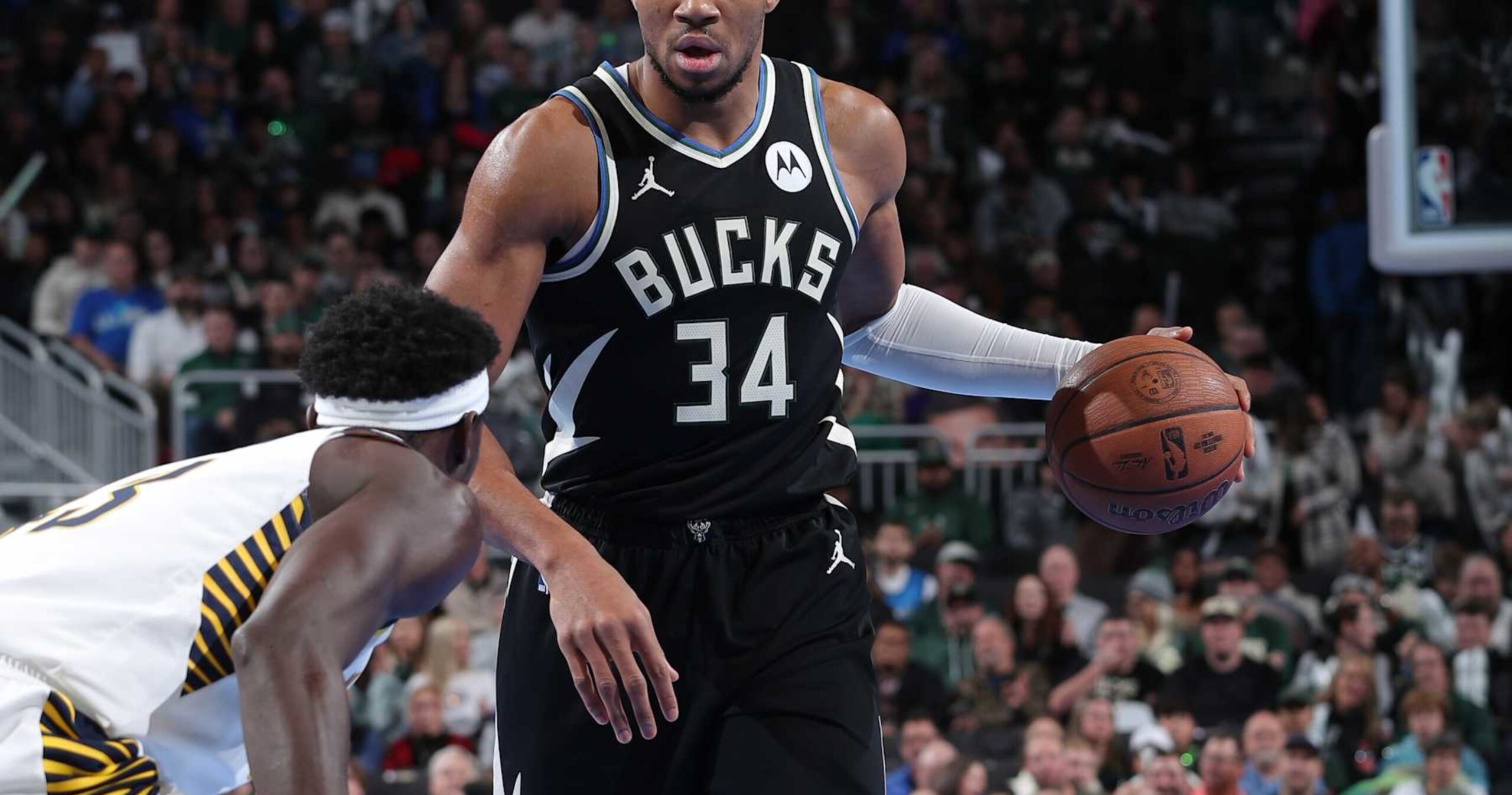 Giannis, Dame Excite Fans as Doc Rivers, Bucks Beat Haliburton, Pacers in NBA Cup