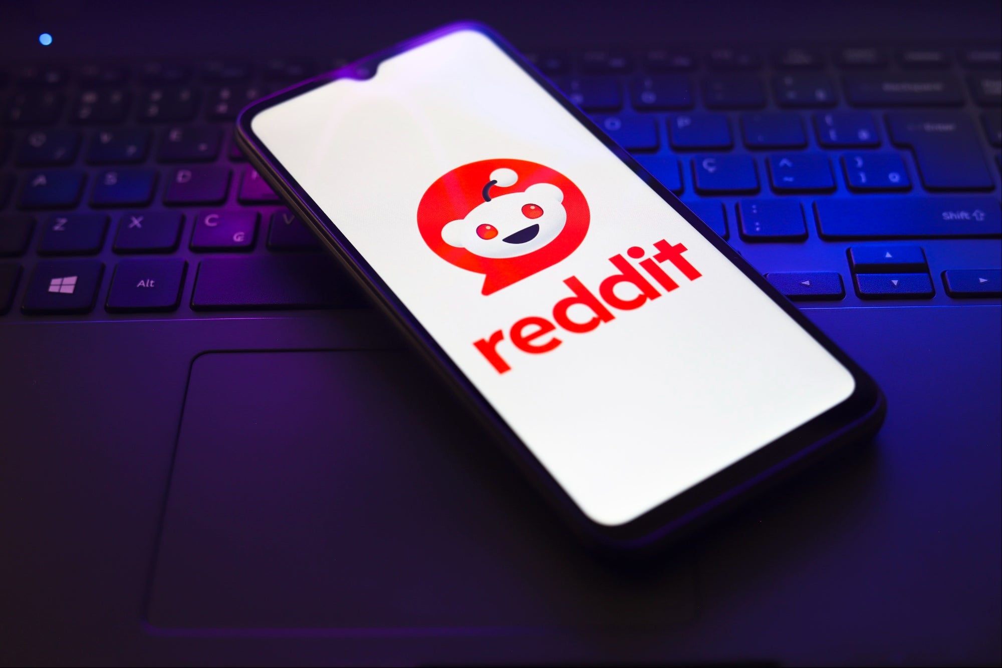 ‘Faster, Smarter, and More Relevant’: Reddit Tests AI That Combs the Site For You