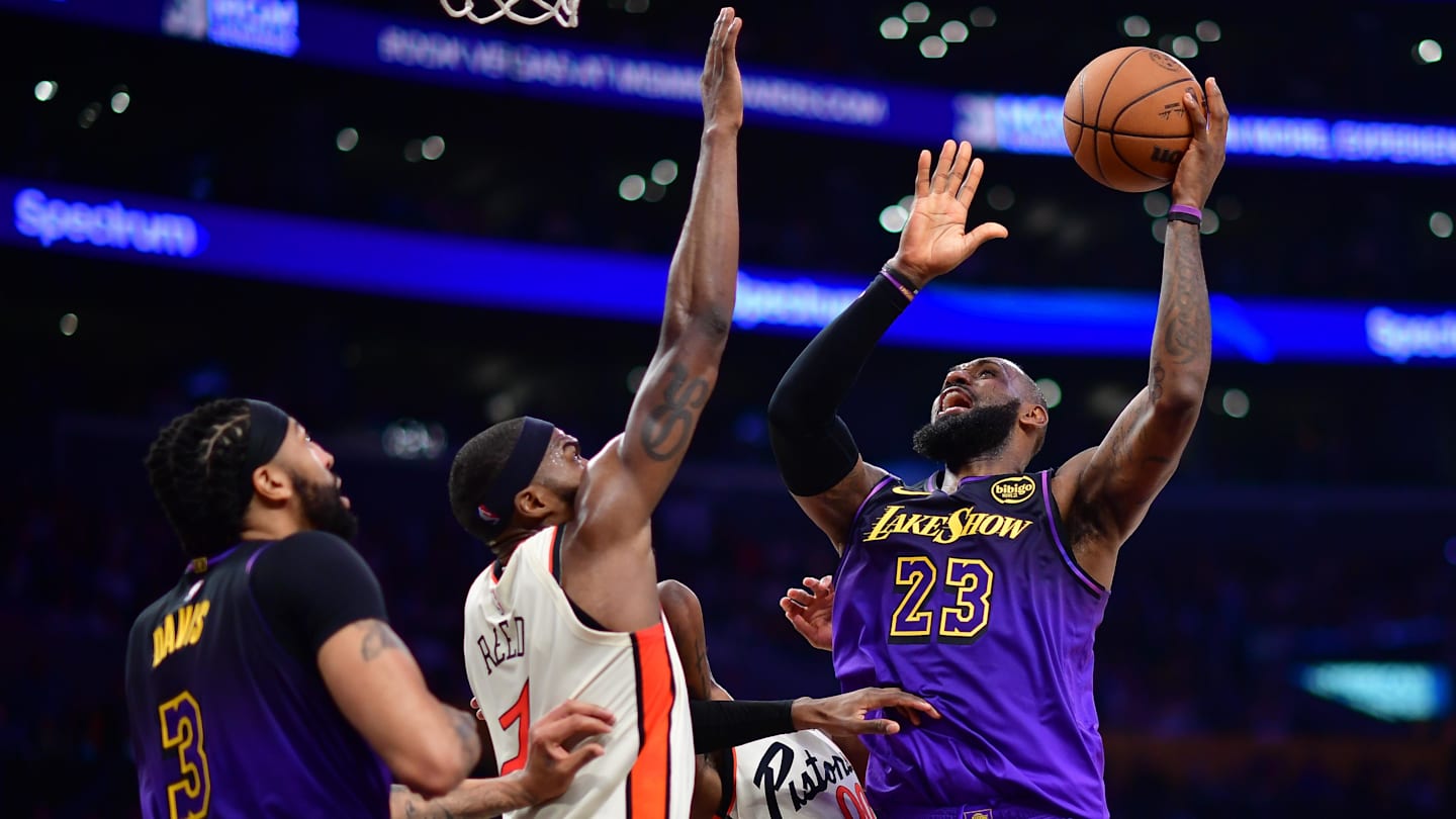 LeBron James Said He’s a ‘Football Player’ After Lakers’ Loss to Pistons