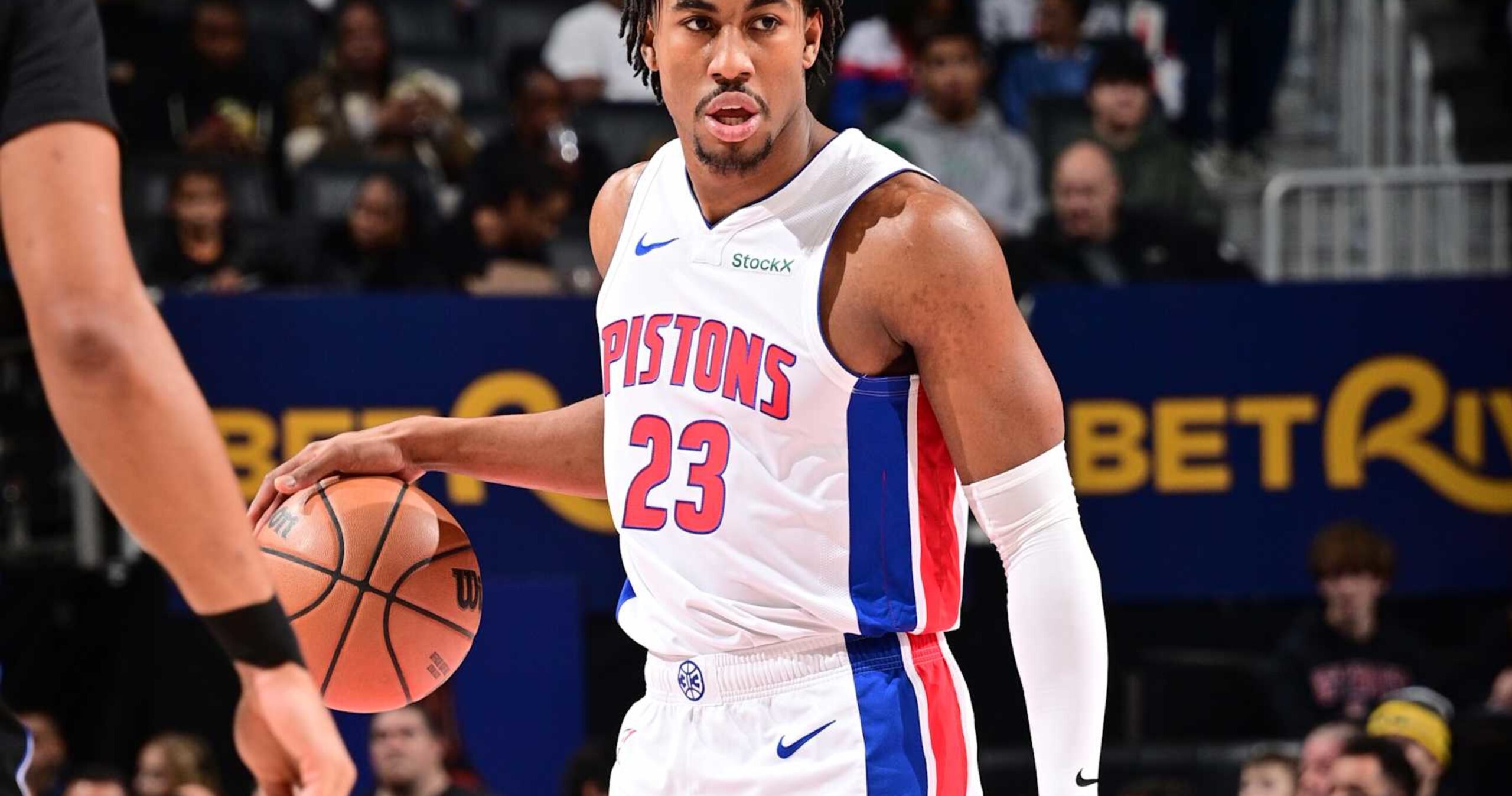 Pistons’ Jaden Ivey Stretchered Off vs. Magic with Apparent Leg Injury