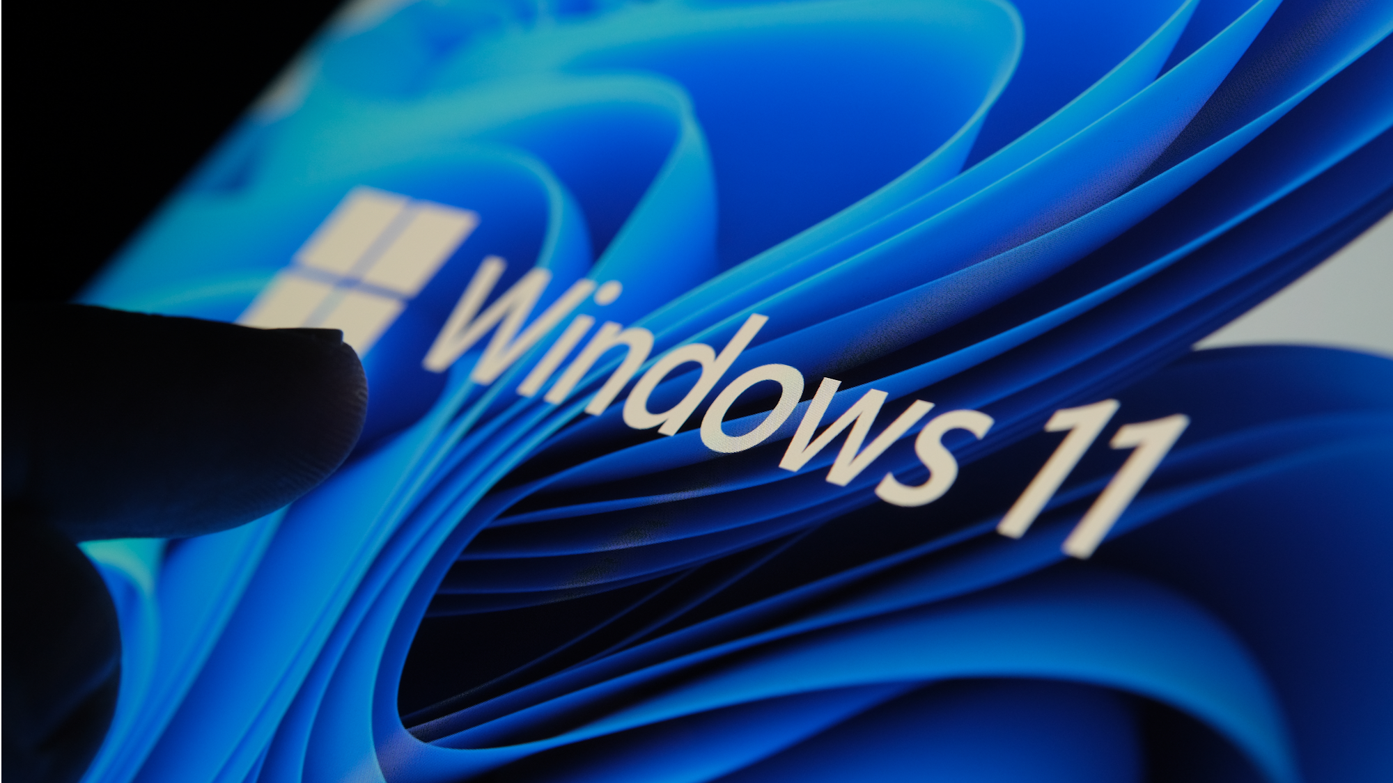 Don’t wait ’til October to switch to Windows 11, security expert warns