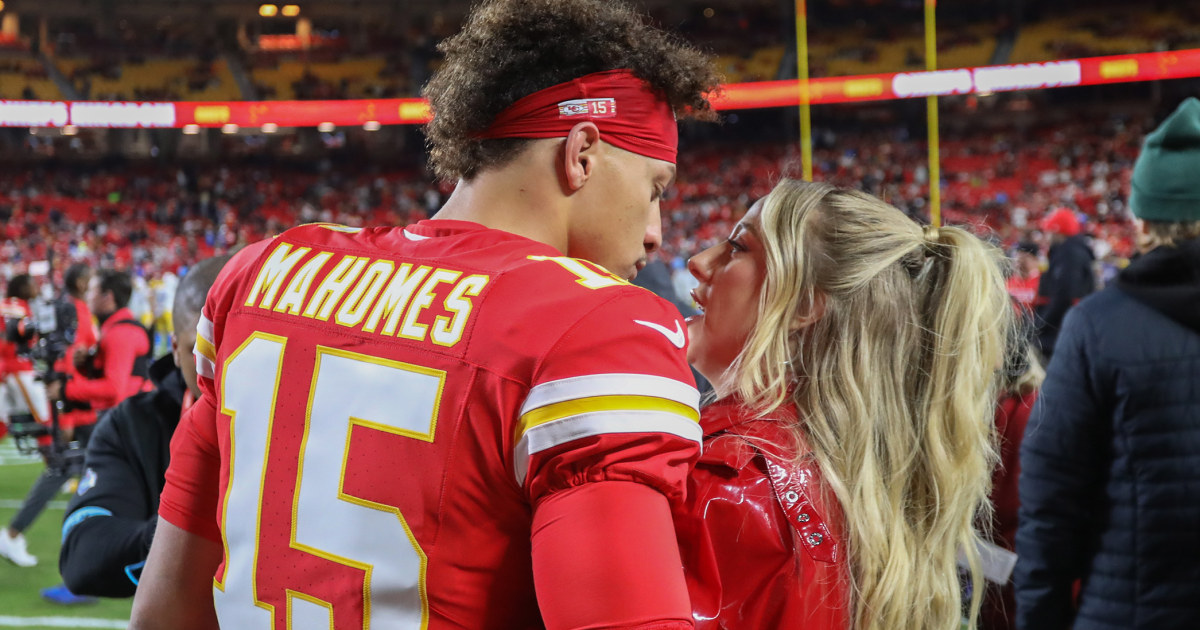 Brittany Mahomes slams Buffalo Bills fans for hanging Kermit doll dressed as Patrick Mahomes