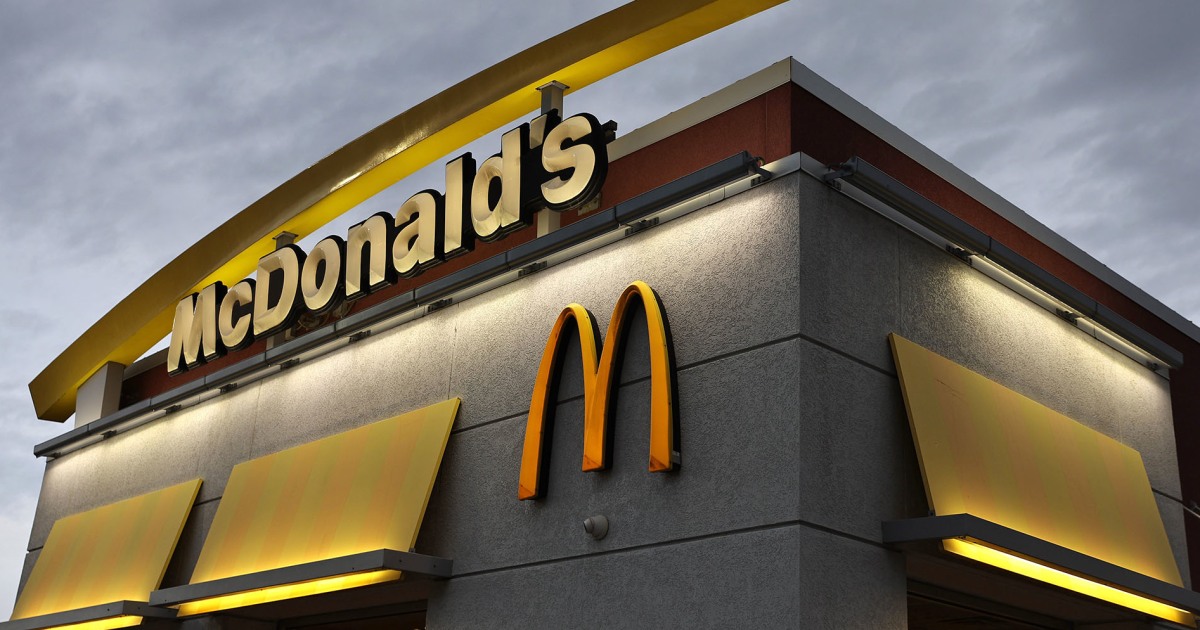 Restaurants are rebounding — but Starbucks and McDonald’s still have work to do