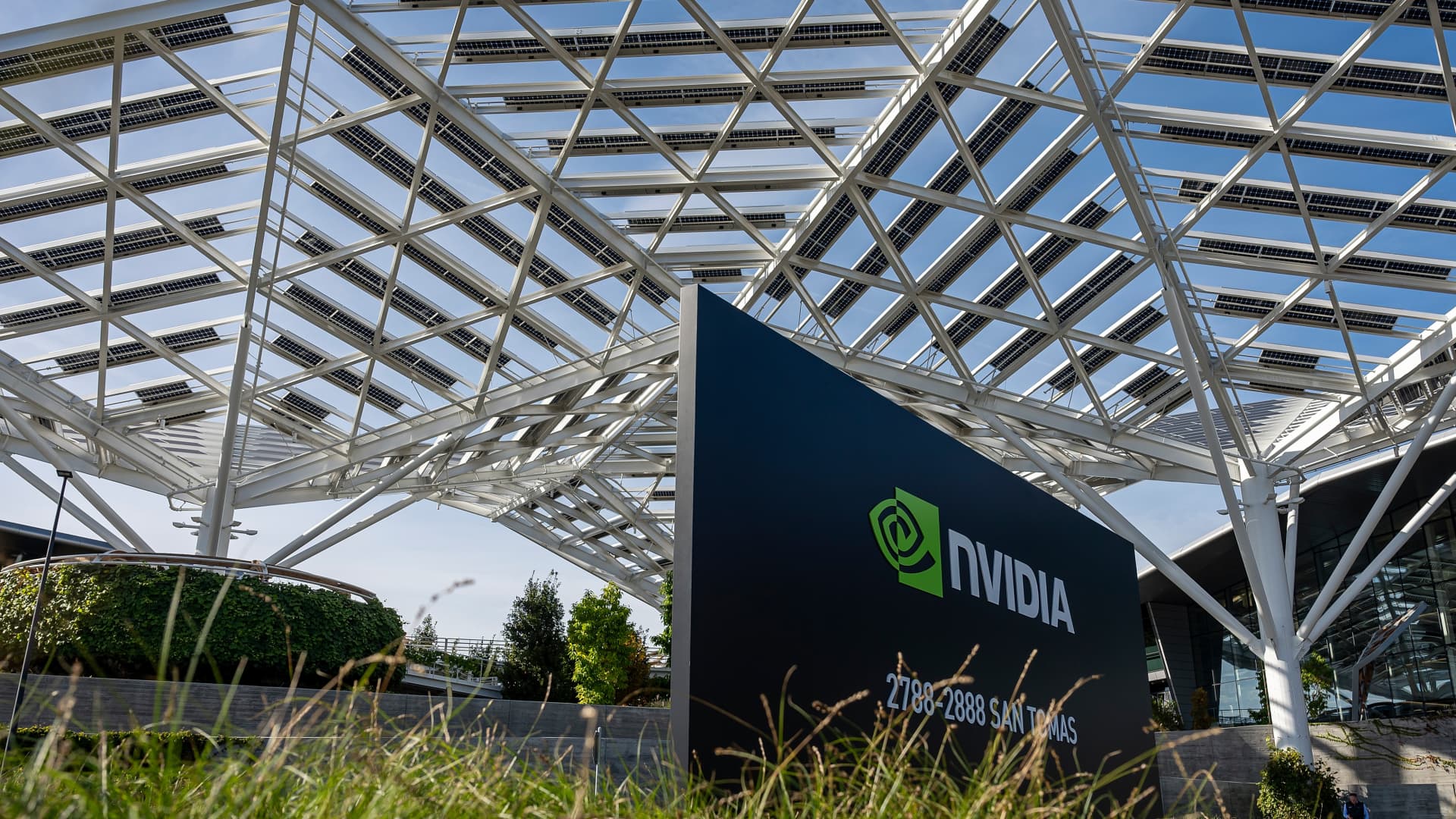 The Nvidia quandary and tariffs make for a confusing market. Here’s my advice to navigate the moment