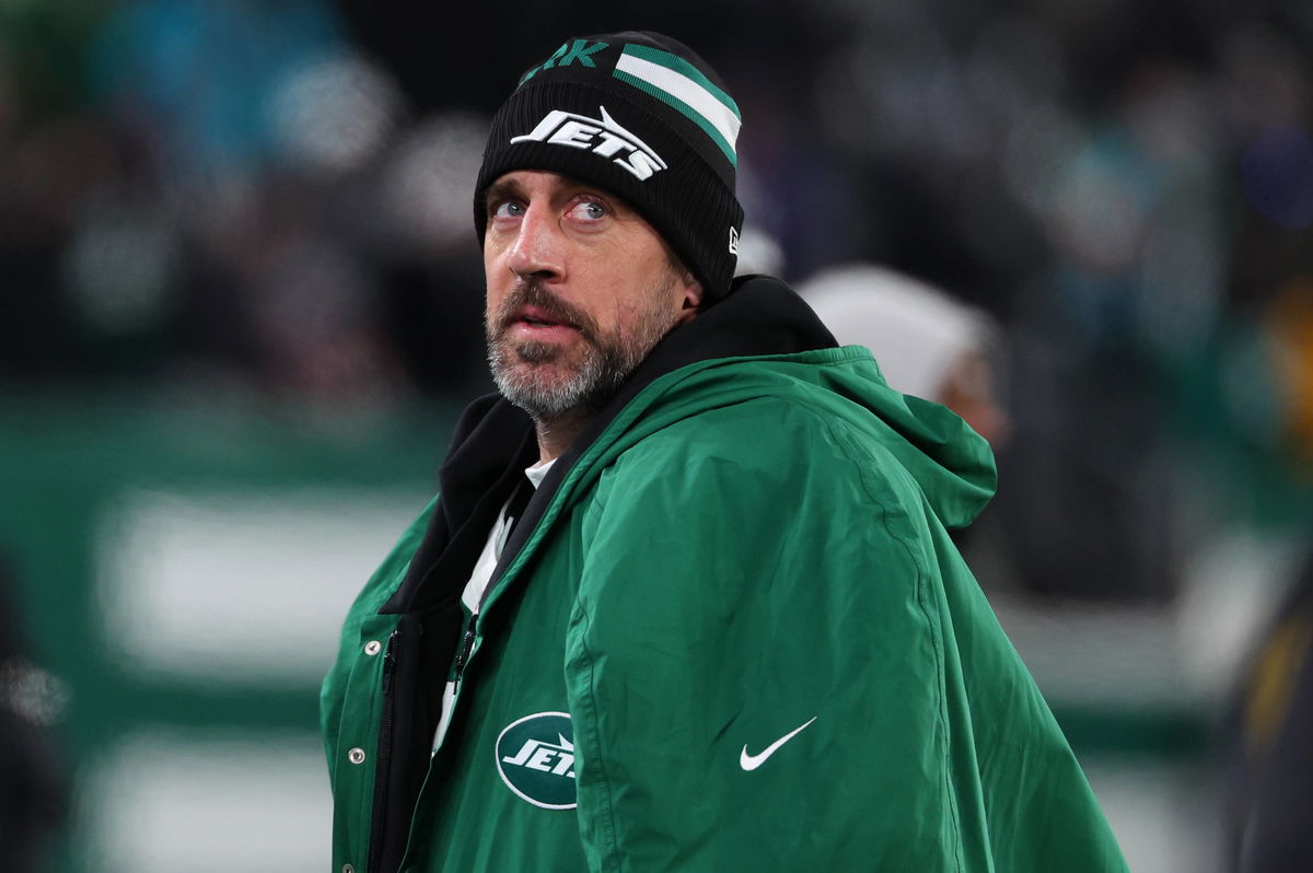 Misery Piles Up For Aaron Rodgers as National Reporter Confirms Front Office’s Stance as Jets Linked to $22M QB Alternate