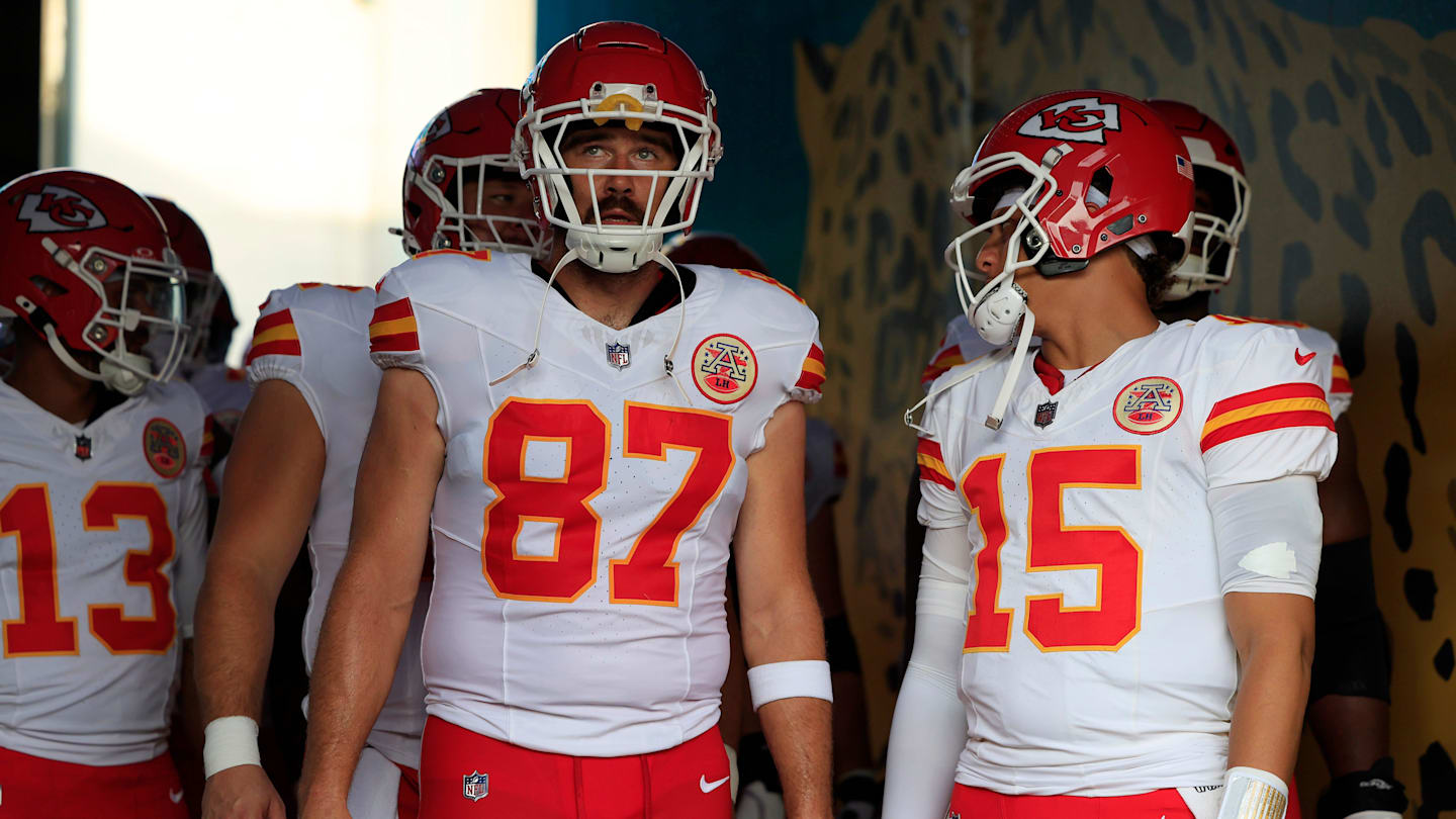 Mics Caught Sad Messages Patrick Mahomes, Travis Kelce Shared at End of Super Bowl