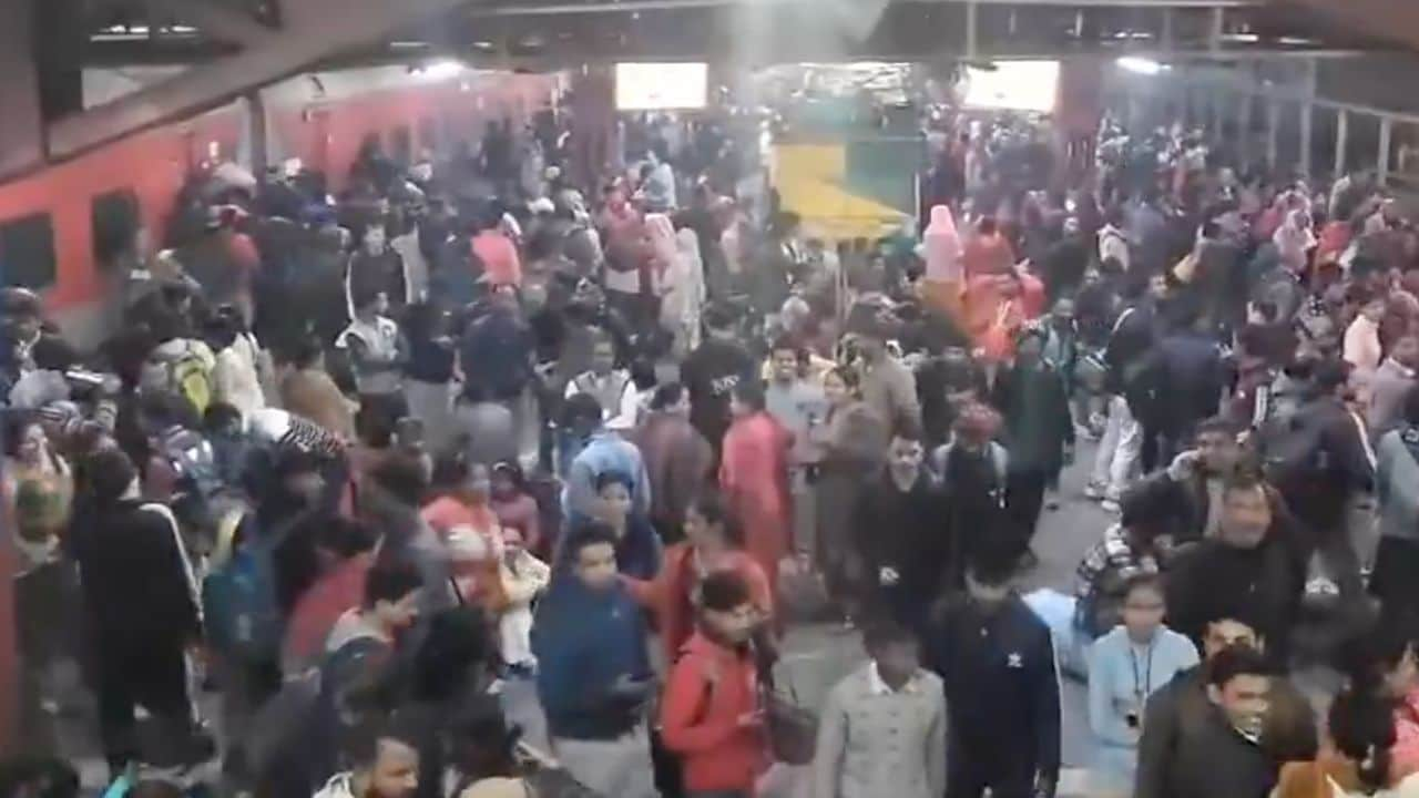 Stampede-like situation at New Delhi railway station; 15 injured