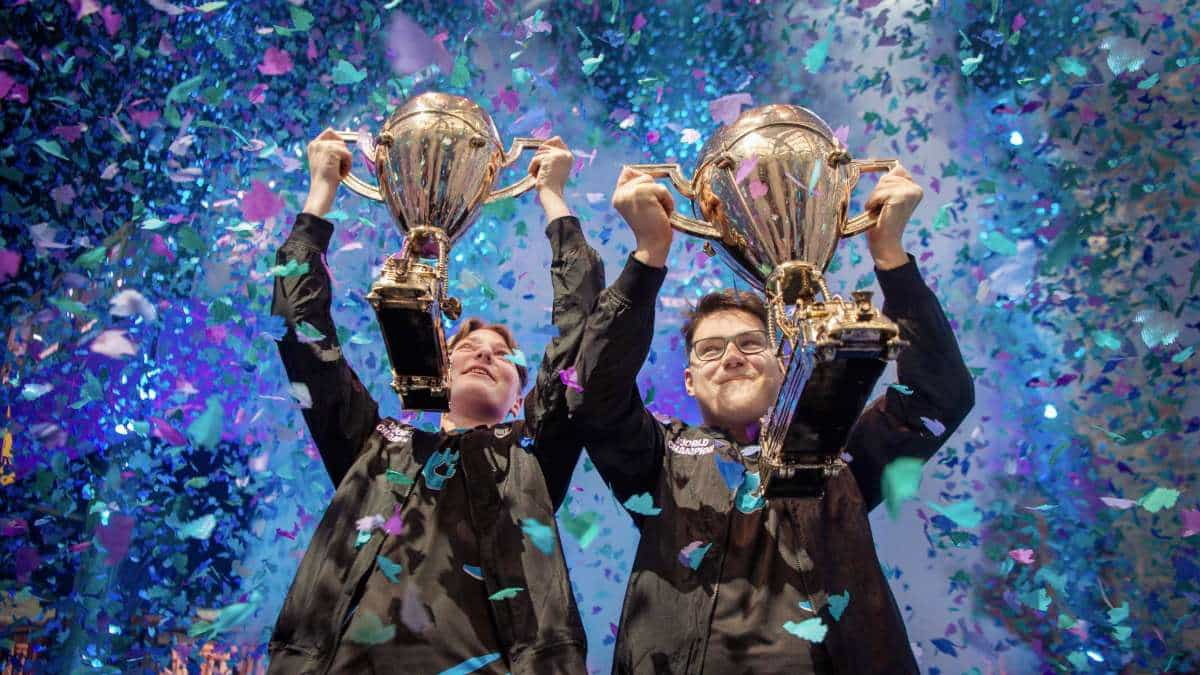 Former Fortnite World Cup champion under fire for racial slur, gambling promotion