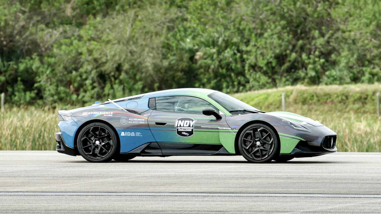 A Maserati MC20 Just Drove Itself To Nearly 200mph