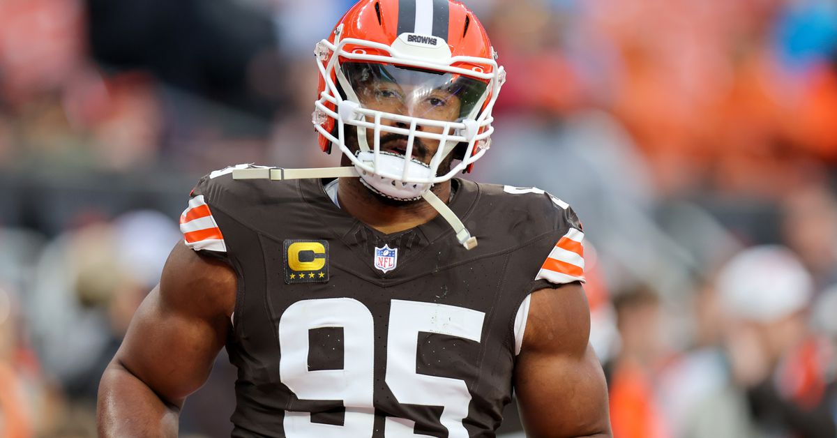 NFL insider would be “very surprised” if the Eagles trade for Myles Garrett